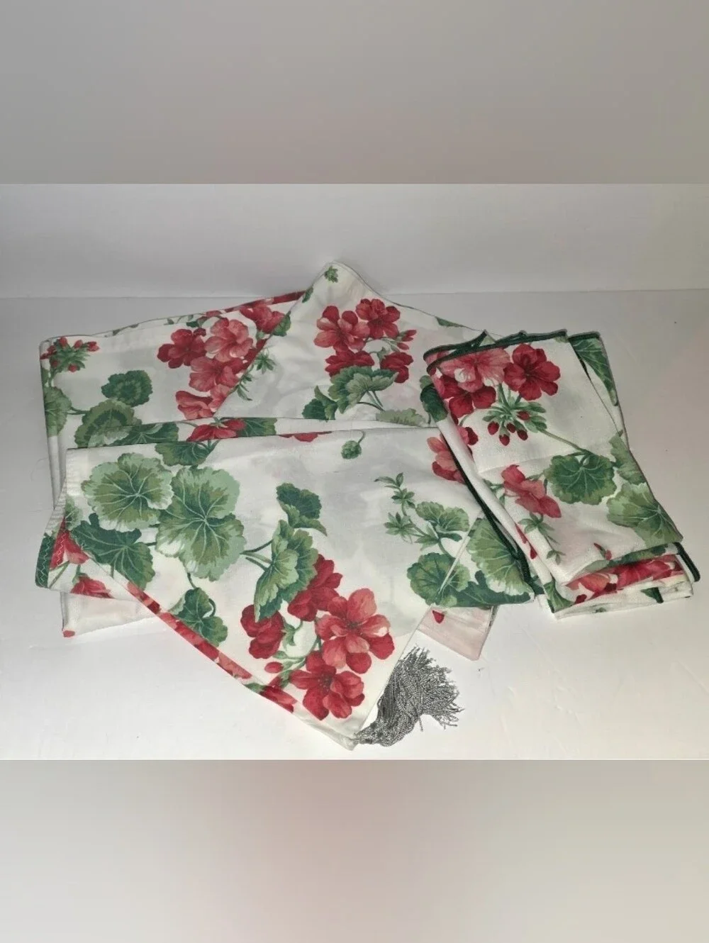 Vintage Retired Williams Sonoma GERANIUM Table Linen Set Read For Details